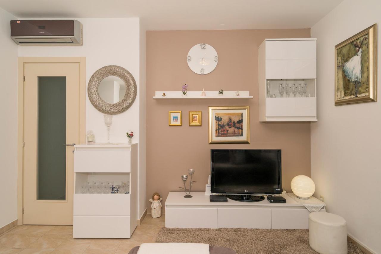 Luxury 1 Bedroom App Center&Balcony Free Parking Σπλιτ Εξωτερικό φωτογραφία